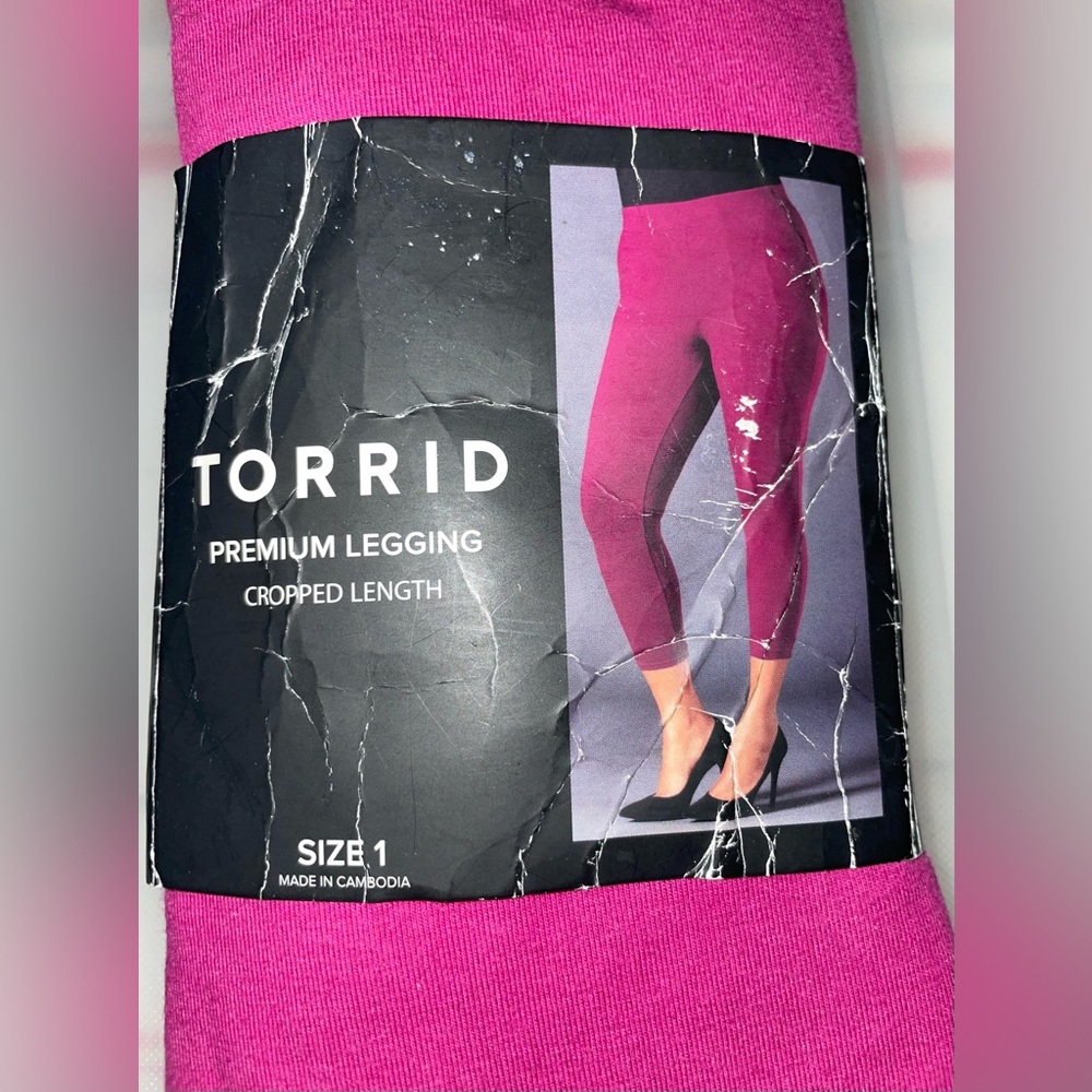 TORRID PREMIUM LEGGINGS CROPPED LENGTH PURPLE SIZE 1 NEW RARE HTF FIRM PRICE
